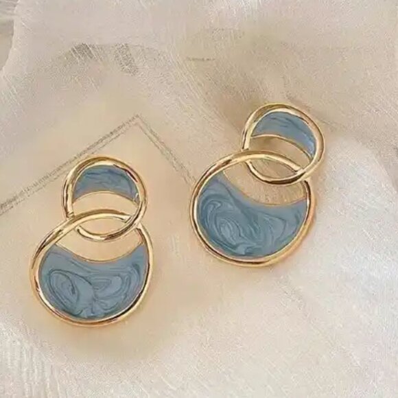 Hollow Sea Blue Stud Earrings - Picture 4 of 4